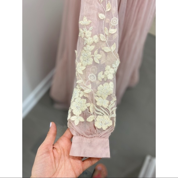 Blush pink gown with cream hand embroidery - Picture 4 of 4